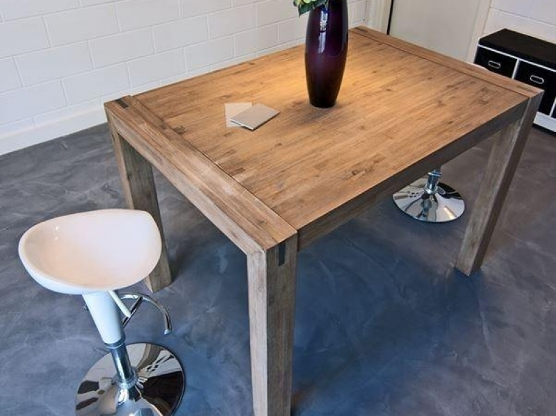 Betonlook wand en vloer afwerking kamer